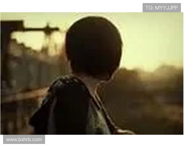 高冷足球明星的背影与头像展现独特魅力与风采